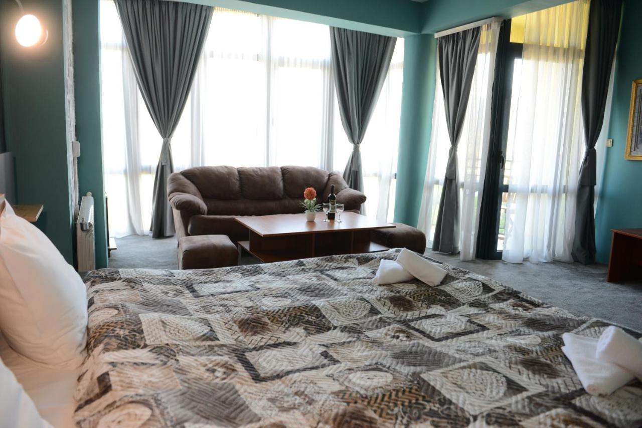 Family Hotel غوتسه دلتشو المظهر الخارجي الصورة